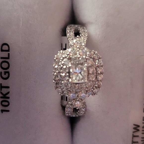 10kt white Gold Diamond ring - Picture 5 of 6